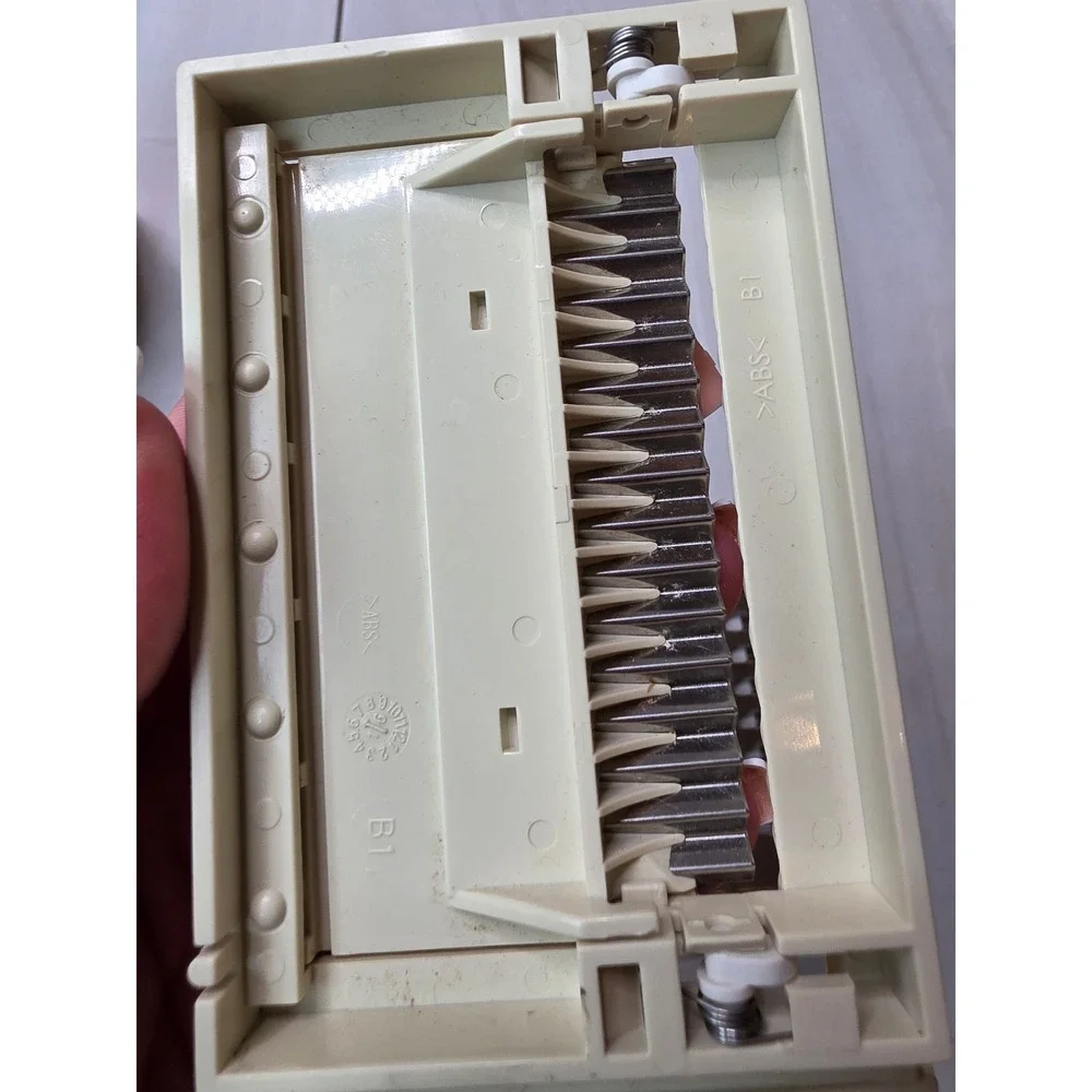 Pampered Chef Ultimate Mandoline Slicer Replacement Blades and‎ Storage Case A2